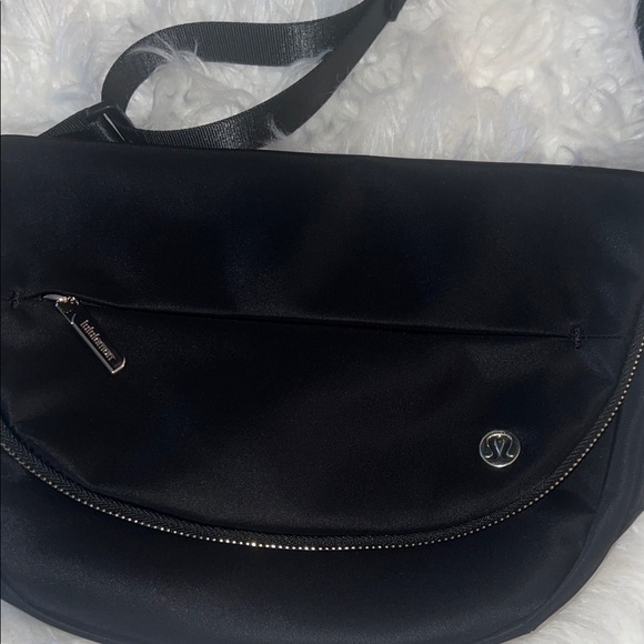 Lululemon All Night Festival Bag 5L
Black / Silver - Picture 6 of 8